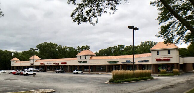 More details for 312-326 Peterson Rd, Libertyville, IL - Retail for Lease