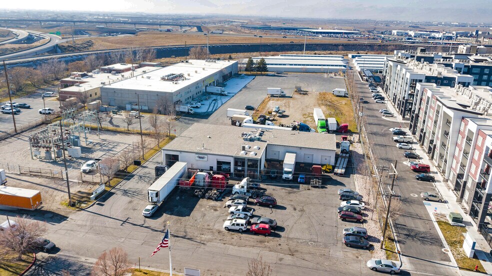 Orange Street Industrial portfolio of 2 properties for sale on LoopNet.ca - Building Photo - Image 2 of 26