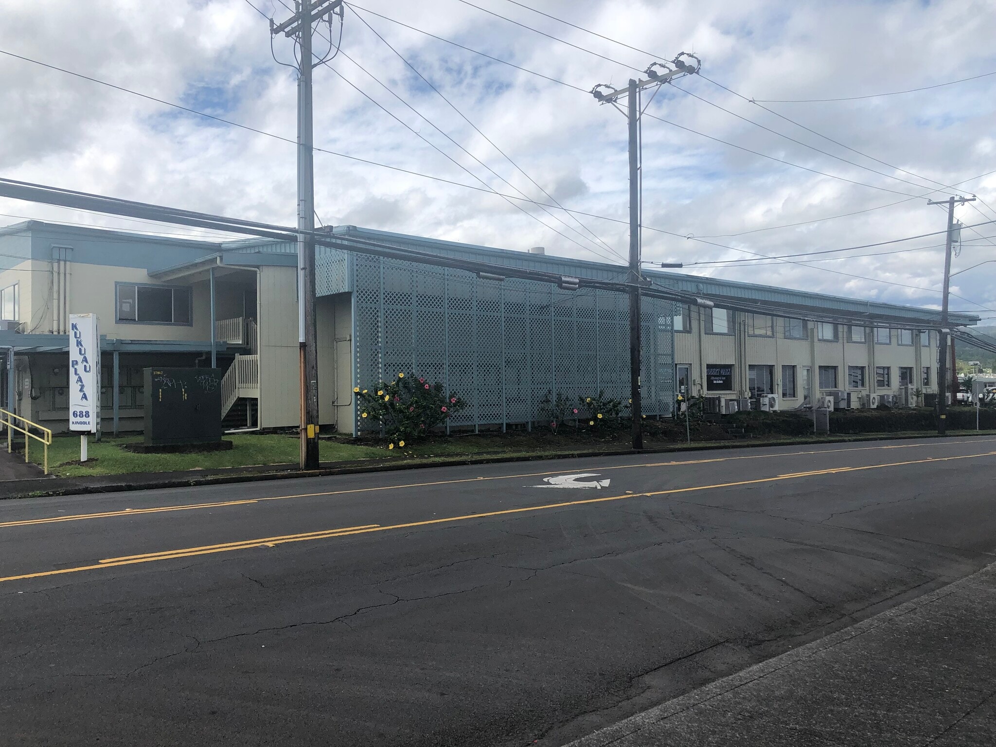 688 Kinoole St, Hilo, HI à louer Photo intérieure- Image 1 de 8