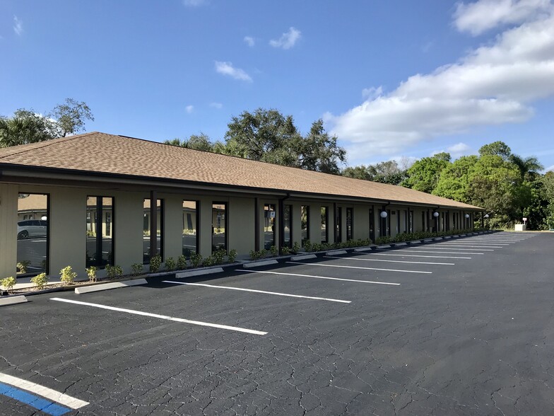 6225 Presidential Ct, Fort Myers, FL for lease - Building Photo - Image 1 of 7