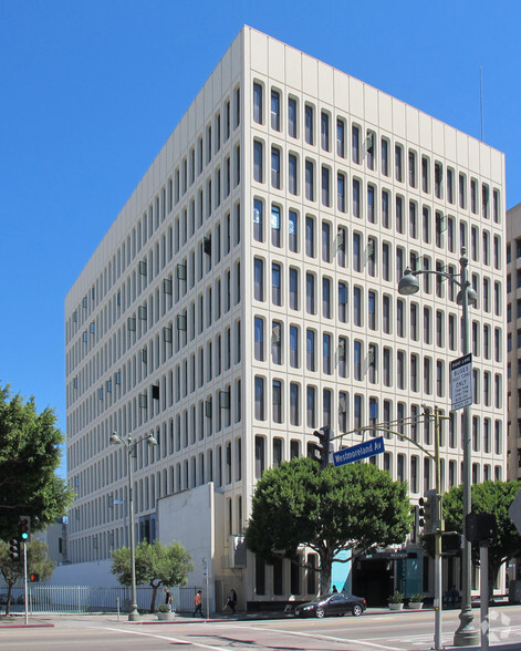 3075 Wilshire Blvd, Los Angeles, CA for lease - Building Photo - Image 2 of 25