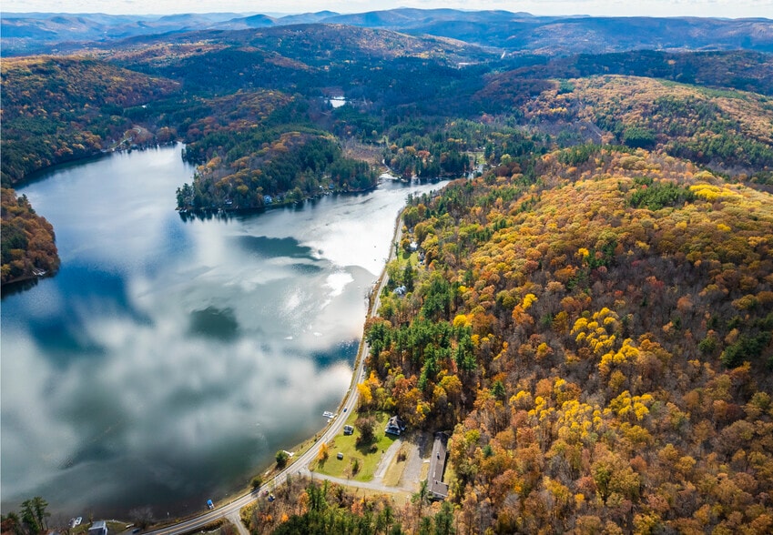 165 Queechy Lake Dr, Canaan, NY à vendre - Photo du bâtiment - Image 3 de 23