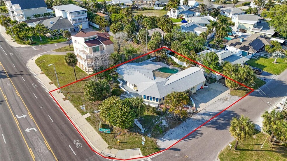 16007 Gulf Blvd, Redington Beach, FL à vendre - Photo du bâtiment - Image 2 de 6