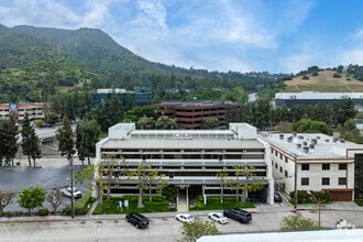 4444 W Lakeside Dr, Burbank, CA - Aérien  Vue de la carte - Image1