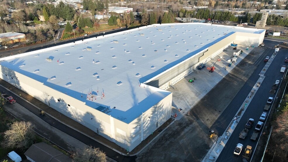 4570 NE 122nd Ave, Portland, OR for lease - Building Photo - Image 2 of 12