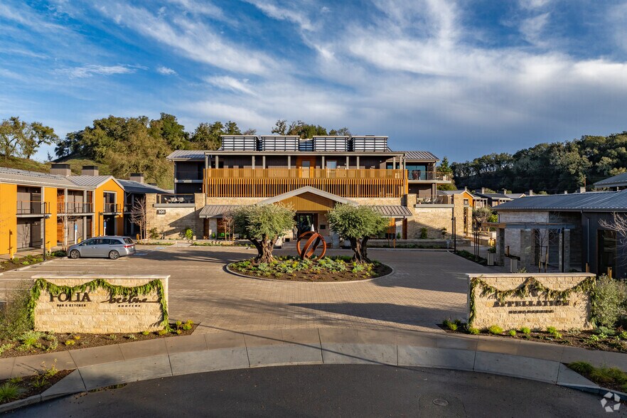 101 Dovetail Ln, Healdsburg, CA à louer - Photo du bâtiment - Image 2 de 5