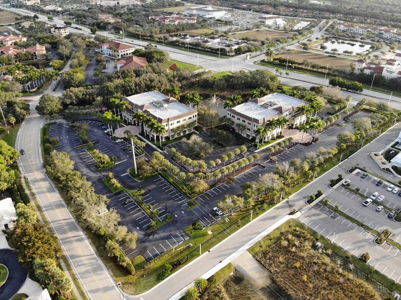 24301 Walden Center Dr, Bonita Springs, FL for lease - Building Photo - Image 2 of 9