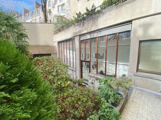 Office in Paris for lease Primary Photo- Image 1 of 8