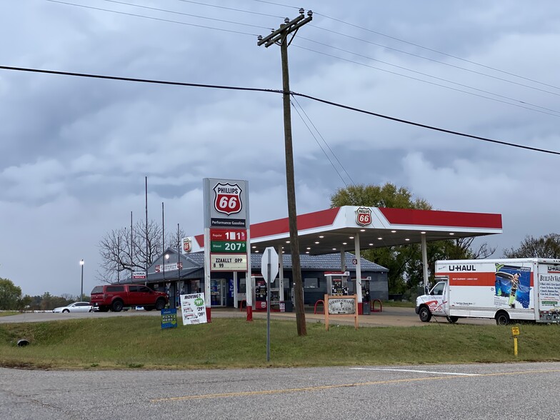 1927 Highway 62 W, Berryville, AR à vendre - Photo du bâtiment - Image 1 de 1