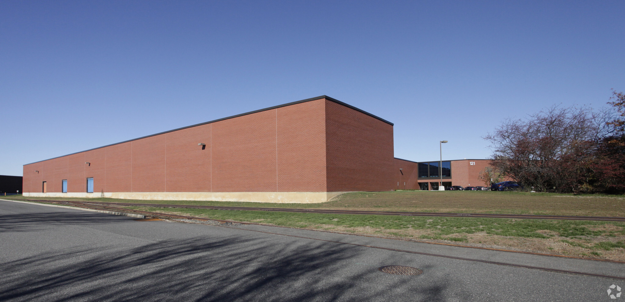 121 Herrod Blvd, South Brunswick, NJ for sale Primary Photo- Image 1 of 1