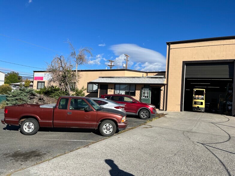 3915 Fairview Dr, Carson City, NV à louer - Photo du bâtiment - Image 3 de 6
