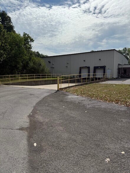 4255 Research Pky, Clarence, NY à vendre - Photo du bâtiment - Image 2 de 11