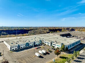 8740-8878 Blvd Pie-IX, Montréal, QC - Aerial  map view - Image1