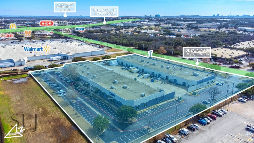 5563 Dezavala Rd, San Antonio, TX à louer - Photo du bâtiment - Image 3 de 19