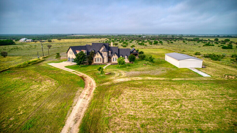 2538 County Road 223, Floresville, TX à vendre - Photo du bâtiment - Image 3 de 65