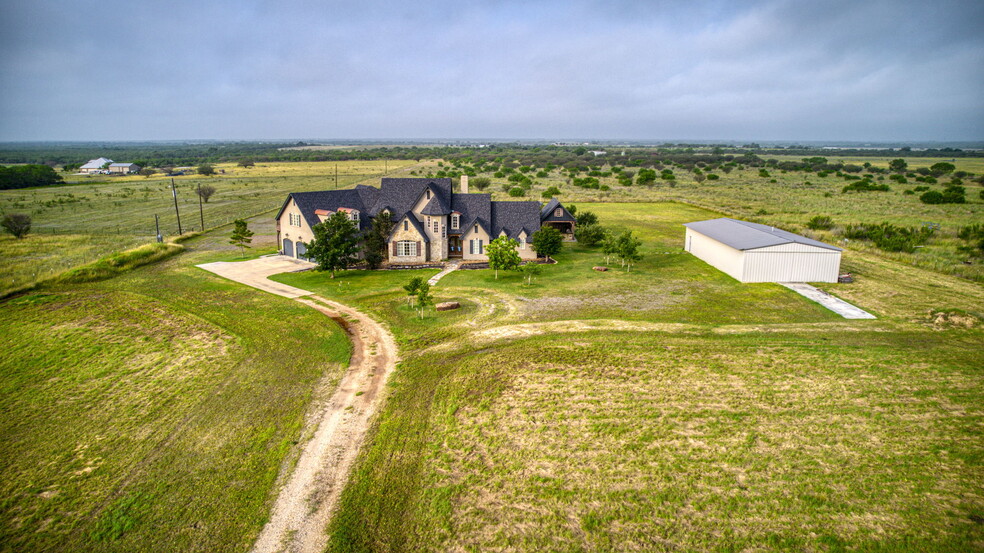 2538 County Road 223, Floresville, TX à vendre - Photo du bâtiment - Image 3 de 65