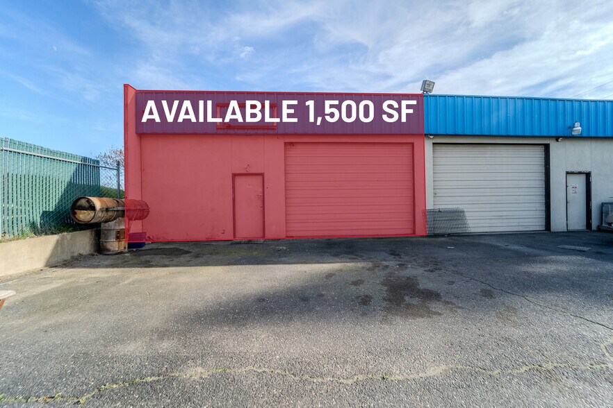 5983-5999 Lindhurst Ave, Marysville, CA à louer - Photo du bâtiment - Image 2 de 8