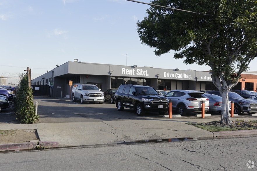 8924 Bellanca Ave, Los Angeles, CA for lease - Primary Photo - Image 1 of 5