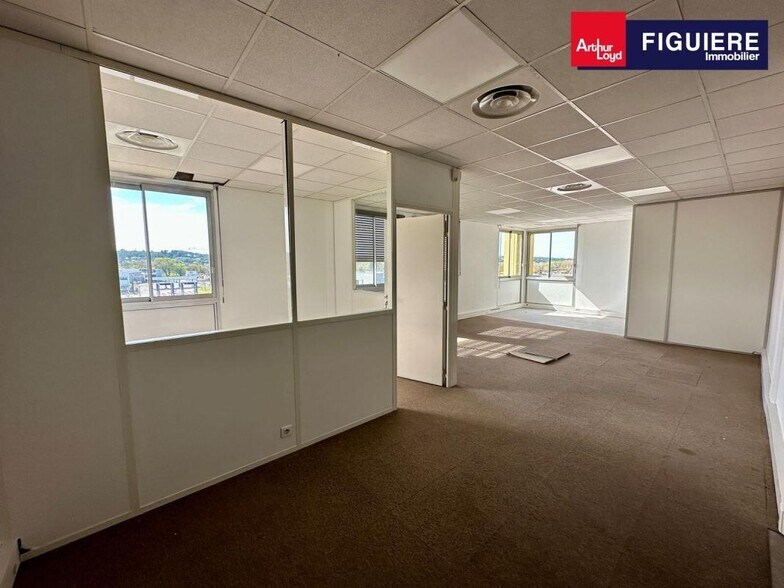 5 Rue Charles Duchesne, Aix-en-Provence for lease - Interior Photo - Image 3 of 22