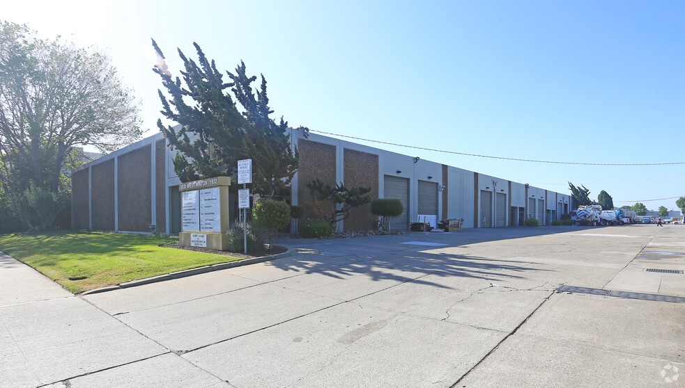 1930-1932 W Winton Ave, Hayward, CA for lease - Primary Photo - Image 1 of 3