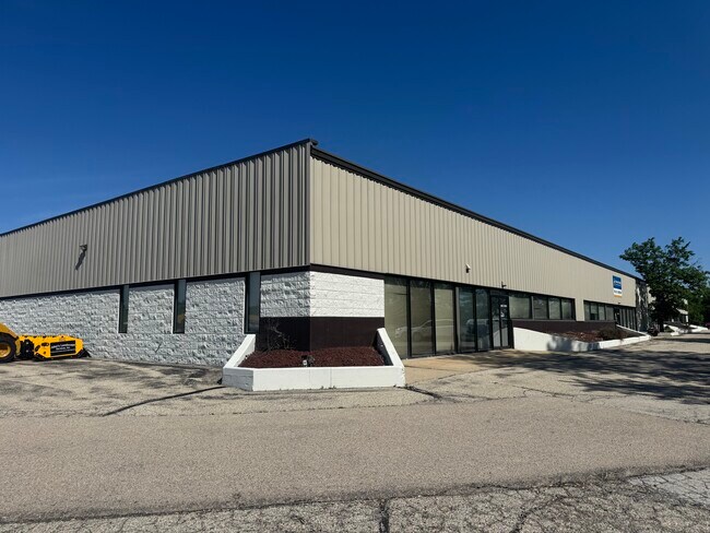 Plus de détails pour W182S8335 Racine Ave, Muskego, WI - Industriel à louer