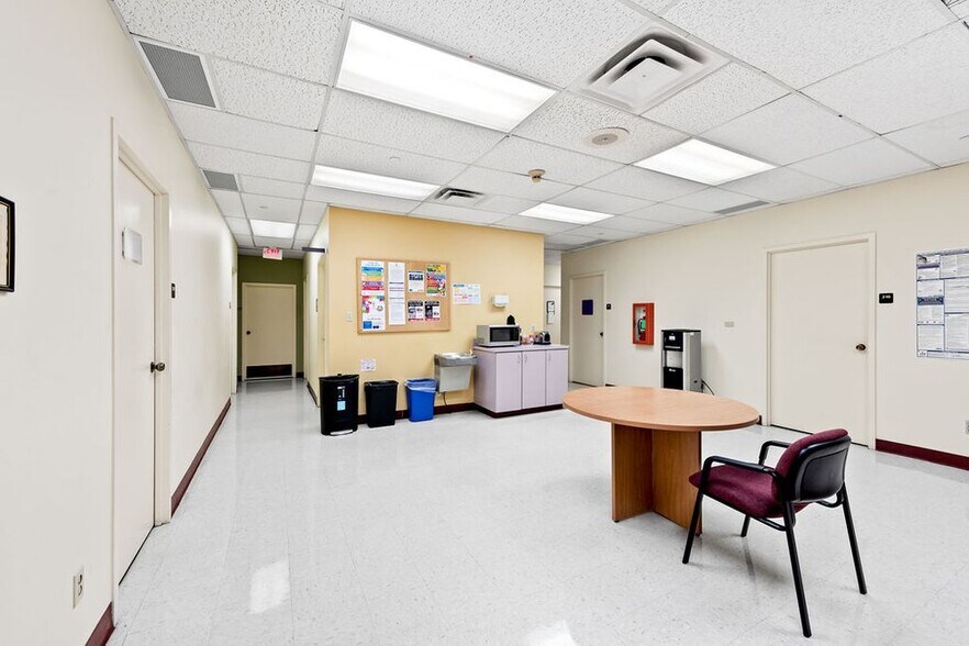 5225 N Lamar Blvd, Austin, TX à vendre - Photo intérieure - Image 3 de 13