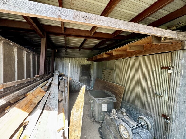 9400-9404 E Wilson Rd, Independence, MO for sale - Building Photo - Image 3 of 15