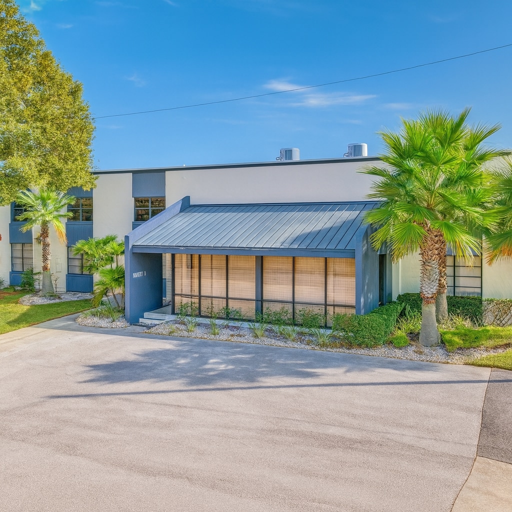 11801 28th St N, Saint Petersburg, FL for lease Building Photo- Image 1 of 11