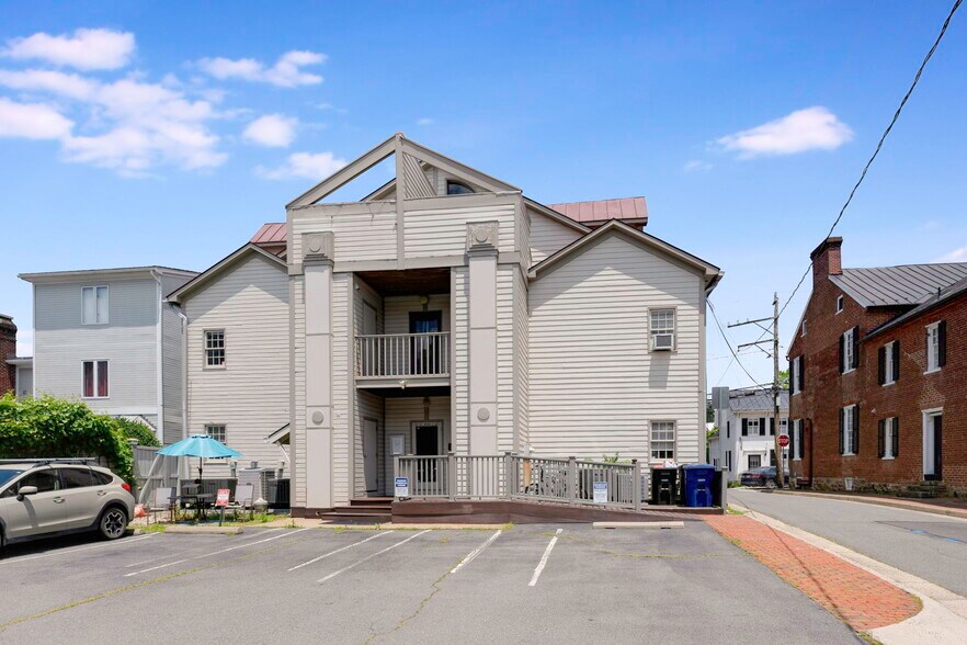 201-203 Loudoun St SW, Leesburg, VA à louer - Photo du bâtiment - Image 3 de 21