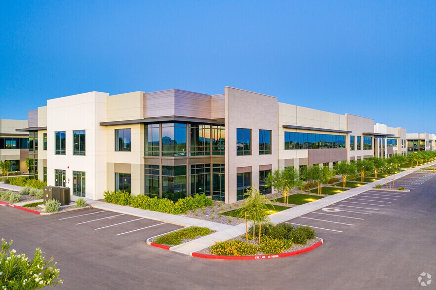 SEC Pecos Rd & Gilbert Rd, Gilbert, AZ à louer - Photo du bâtiment - Image 3 de 20