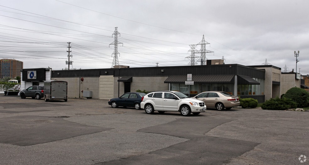 36 Meteor Dr, Toronto, ON for sale - Primary Photo - Image 1 of 1