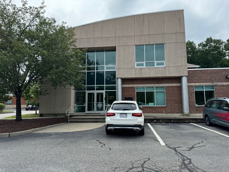 51 Mill St, Hanover, MA à louer - Photo du bâtiment - Image 1 de 2
