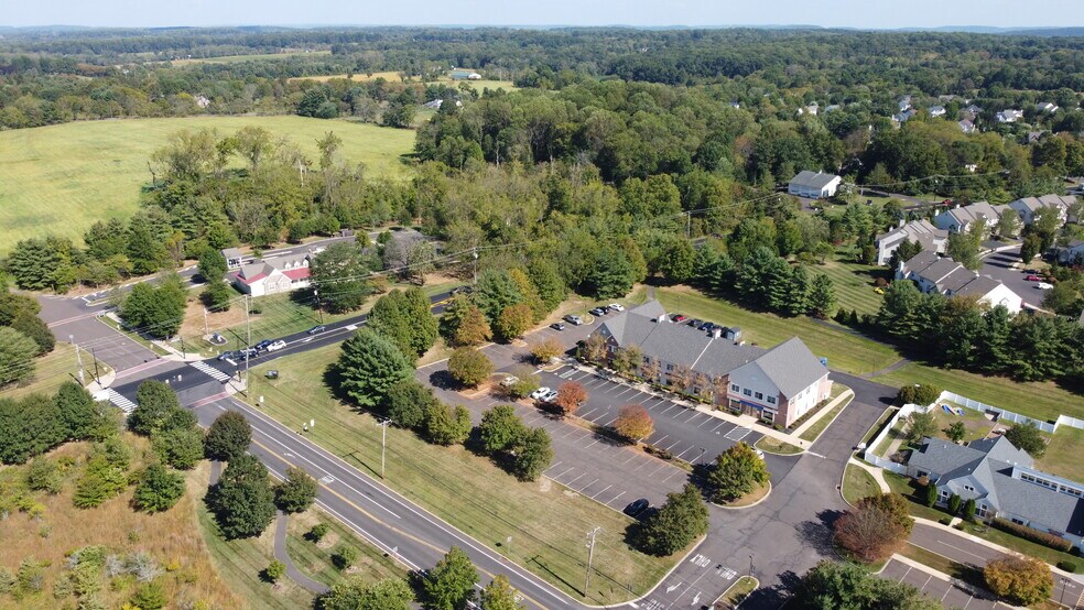 5175 Cold Spring Creamery Rd, Doylestown, PA à louer - Photo du bâtiment - Image 3 de 8