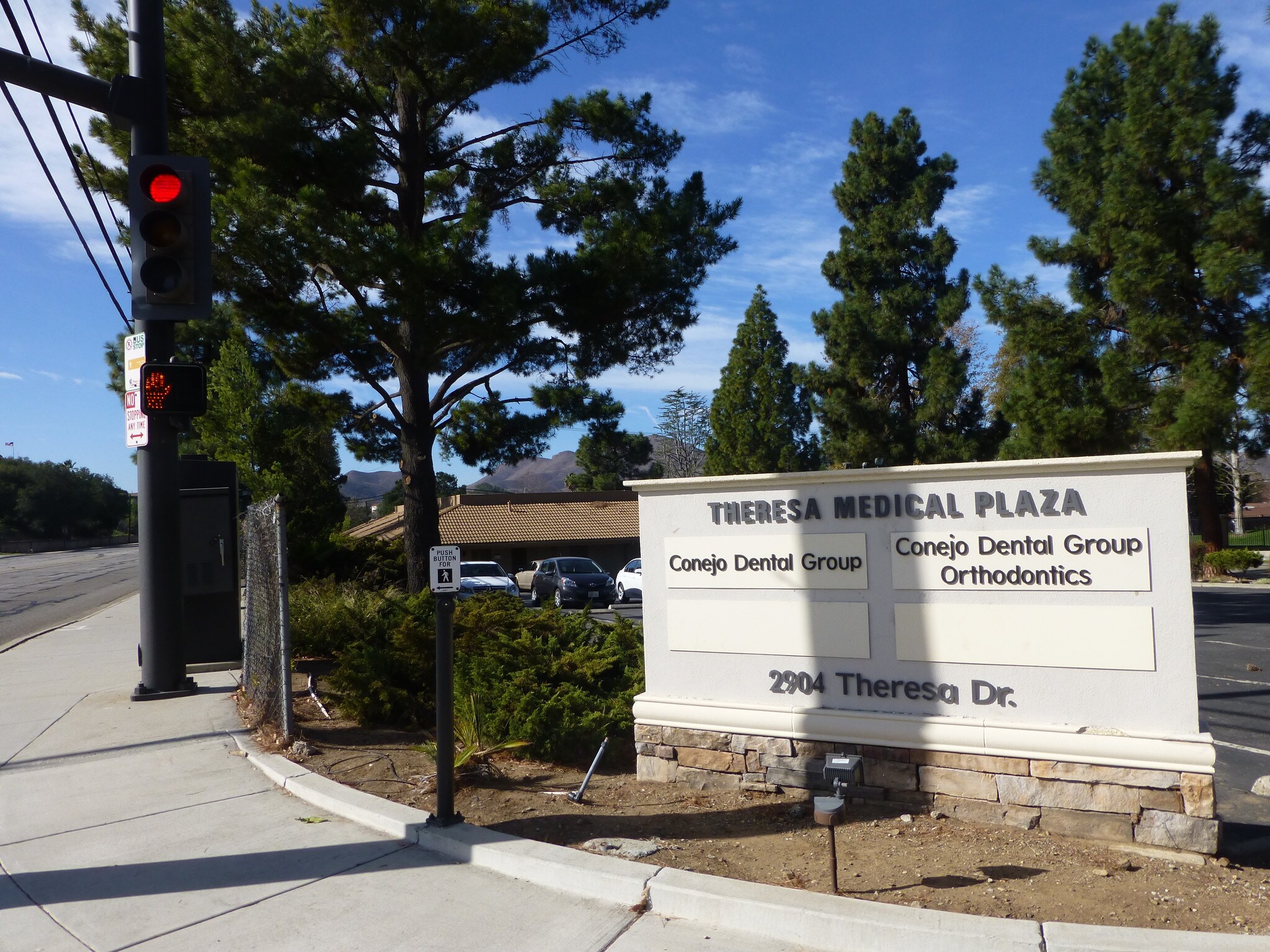 2904 Theresa Dr, Newbury Park, CA for lease Building Photo- Image 1 of 26