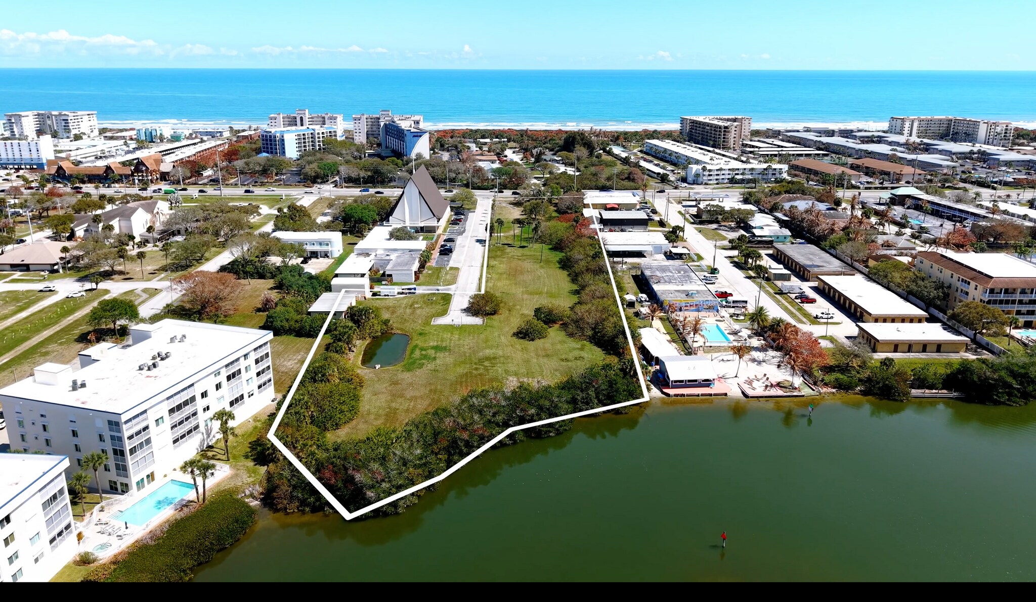 3250 N Atlantic Ave, Cocoa Beach, FL à vendre Photo principale- Image 1 de 23