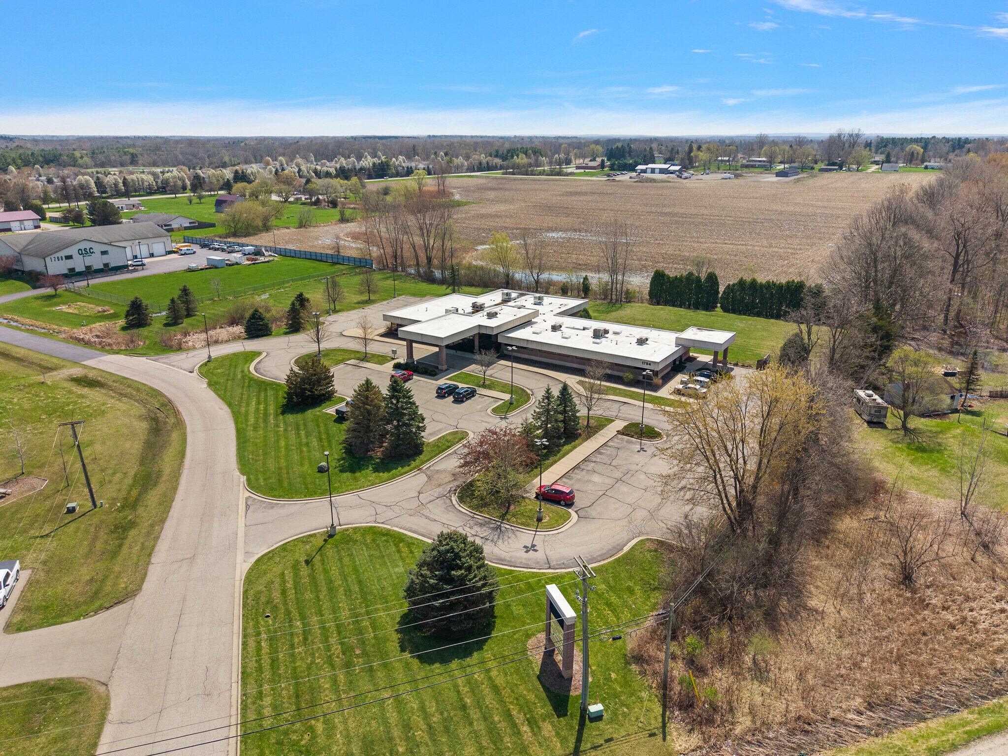 1794 N Lapeer Rd, Lapeer, MI for sale Primary Photo- Image 1 of 99