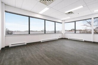 666 Boul Saint-Martin O, Laval, QC à louer Photo intérieure- Image 2 de 7