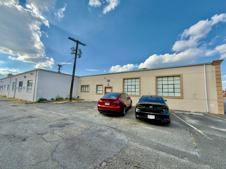 36 Sylvester St, Westbury, NY for lease - Building Photo - Image 3 of 17