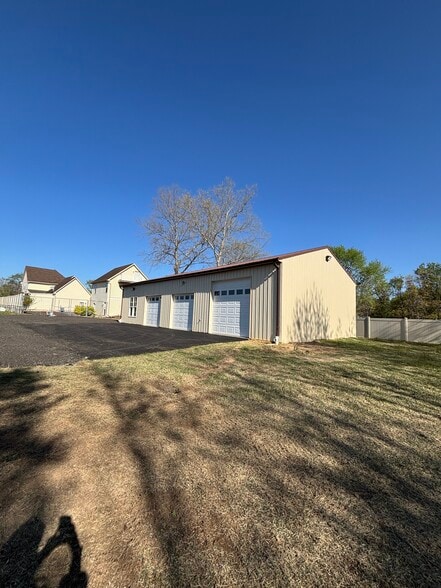 28795 Three Notch Rd, Mechanicsville, MD for lease - Building Photo - Image 2 of 16