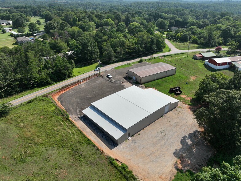 608 Shiloh Church rd, Wellford, SC à louer - Photo principale - Image 1 de 7