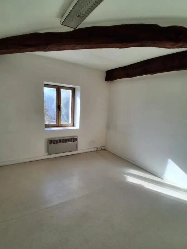 1 Avenue De La République, Houdan for lease Building Photo- Image 1 of 6