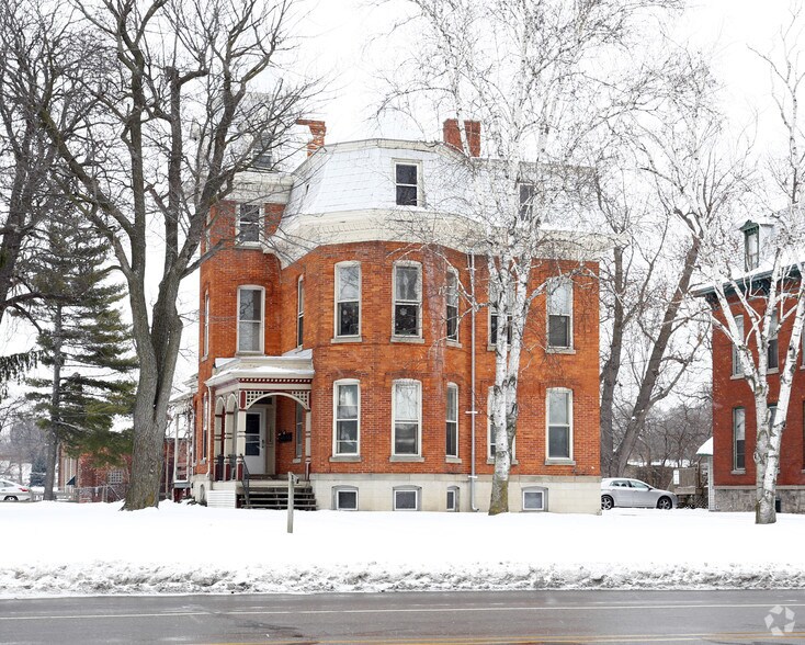 17 E Elm Ave, Monroe, MI à vendre - Photo du bâtiment - Image 2 de 2