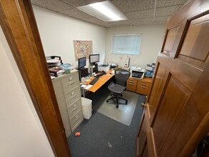 28144 W Industrial Ave, Lake Barrington, IL for lease Interior Photo- Image 2 of 34