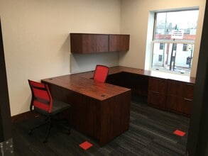 23 W Pike St, Houston, PA for lease Interior Photo- Image 2 of 11