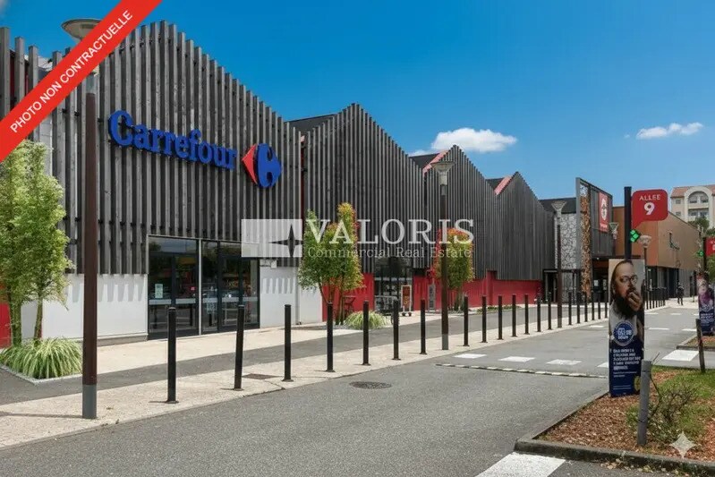 Retail in Villefranche-sur-Saône for lease - Building Photo - Image 3 of 11
