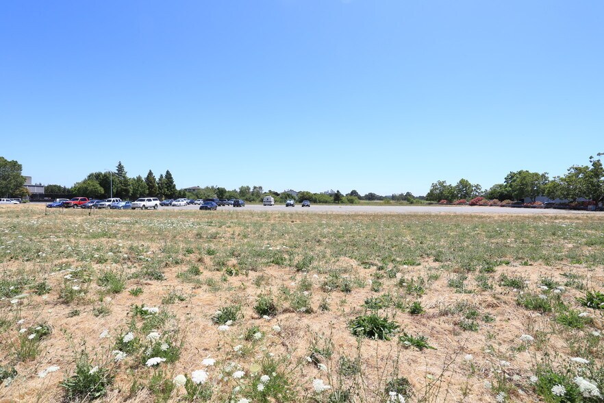 2122 Northpoint Pky, Santa Rosa, CA for sale - Building Photo - Image 3 of 3