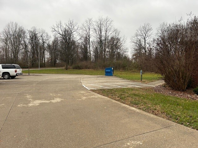 601 Chamberlin Ave, Frankfort, KY à vendre - Photo du bâtiment - Image 2 de 18