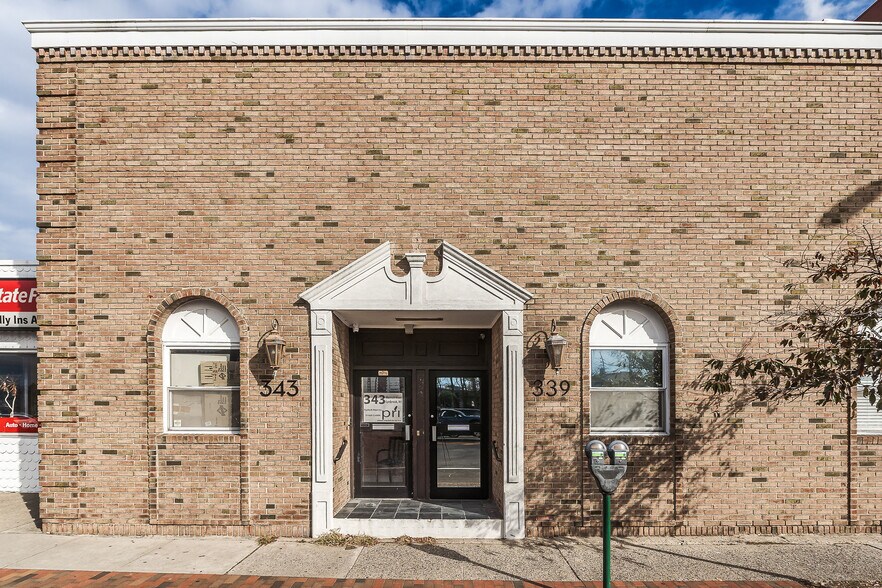 337-343 Merrick Rd, Lynbrook, NY à vendre - Photo du bâtiment - Image 2 de 16