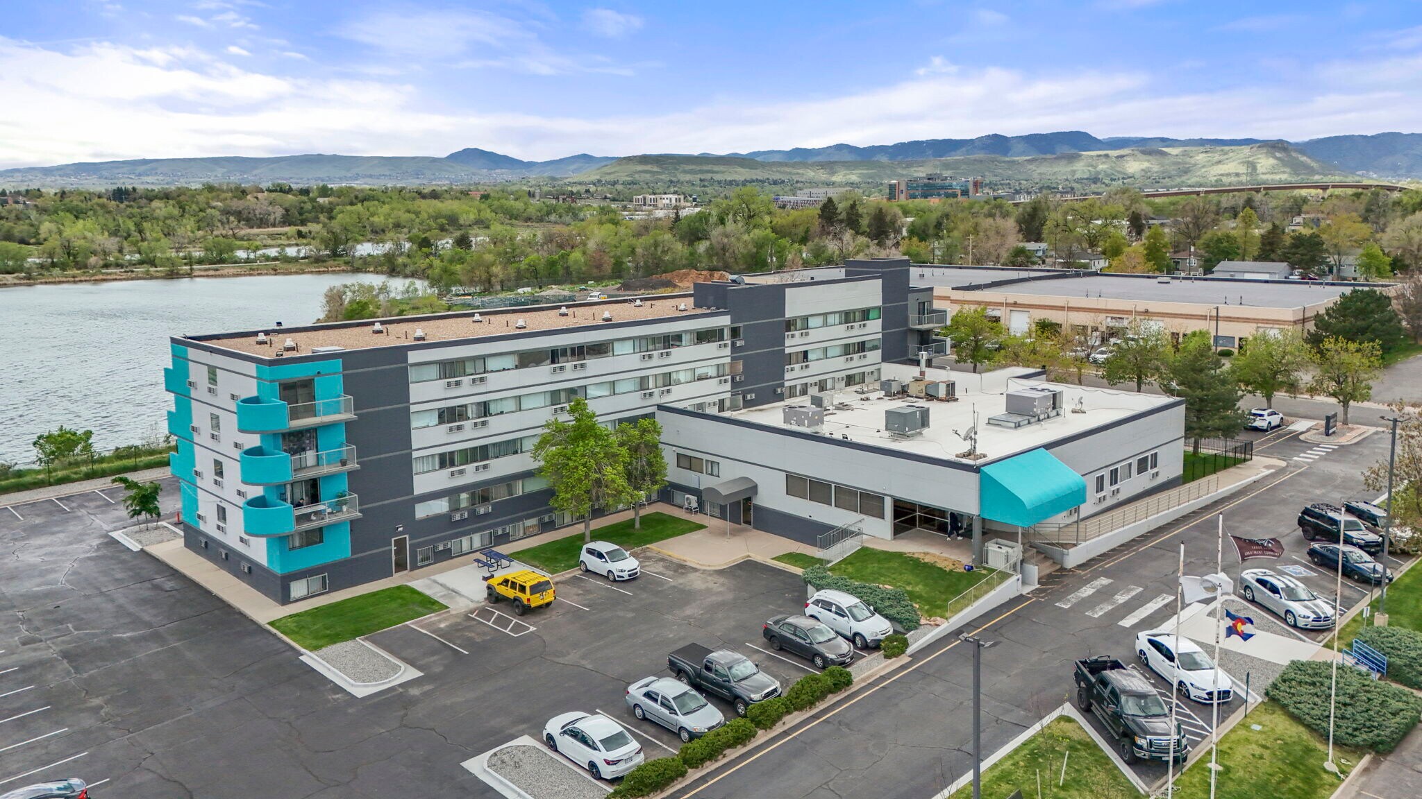 12100 W 44th Ave, Wheat Ridge, CO à vendre Photo du bâtiment- Image 1 de 1