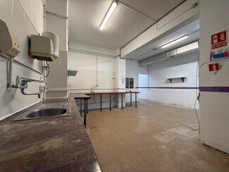 Plus de détails pour Multi-résidentiel à vendre